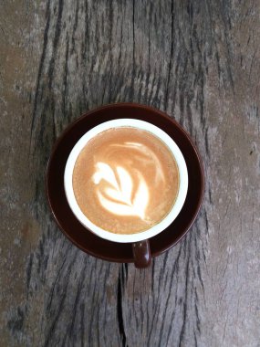 Kahve sıcak Rich Latte Art ile üstüne köpük.