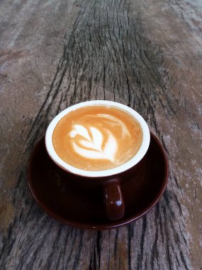 Kahve sıcak Rich Latte Art ile üstüne köpük.