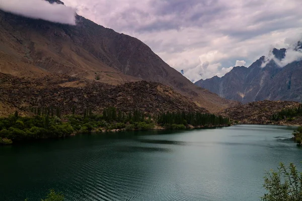 View Kachura Lake Mountain Foliage Skardu Gilgit Baltistan Pakistan — Stock Photo, Image