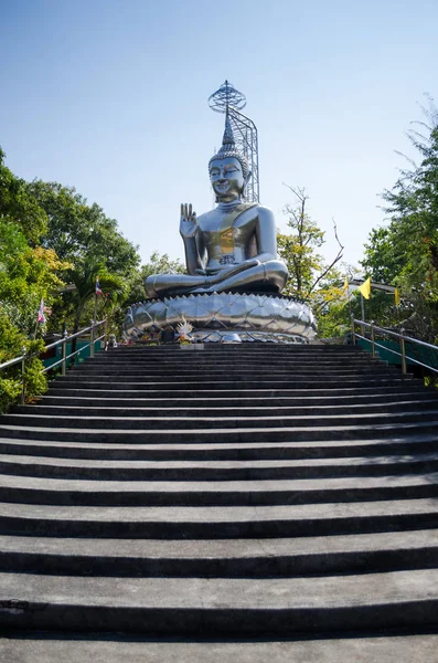 Rostfri Kyrka Och Buddha Staty Paklam Khakhaeng Temple — Stockfoto