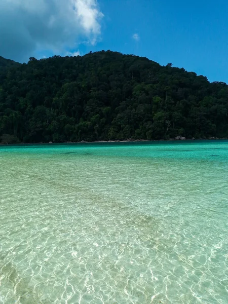 Παραλία Και Τροπική Θάλασσα Surin Island Phang Nga Province Ταϊλάνδη — Φωτογραφία Αρχείου
