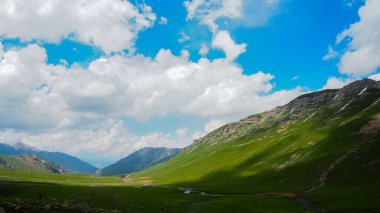 Güzel dağ manzarası, Jammu ve Keşmir Eyaleti, Hindistan