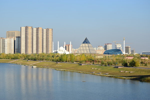 Взгляд в Астану, столицу Казахстана, принимающего ЭКСПО-2017
