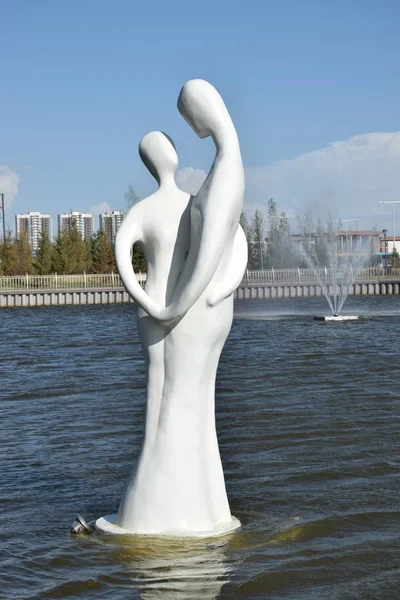 Astana Kazakhstan Summer 2017 Modern Statue Featuring Mother Child — Stock Photo, Image