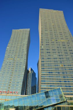 Astana (Nur-Sultan), Kazakistan - Kazakistan 'ın başkenti Astana' da (Nur-Sultan) modern binaların manzarası