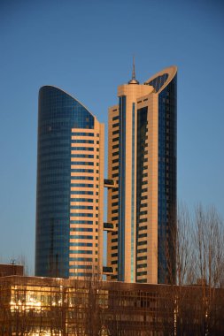 Astana (Nur-Sultan), Kazakistan - Kazakistan 'ın başkenti Astana' da (Nur-Sultan) modern binaların manzarası