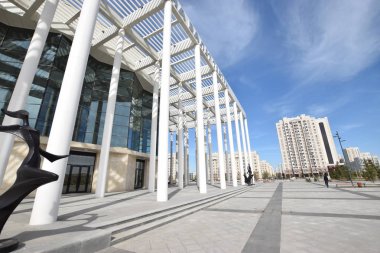 Astana (Nur-Sultan), Kazakistan - Astana 'daki Bale Akademisi' nin (Nur-Sultan) ön sütunları, Kazakistan 'ın başkenti