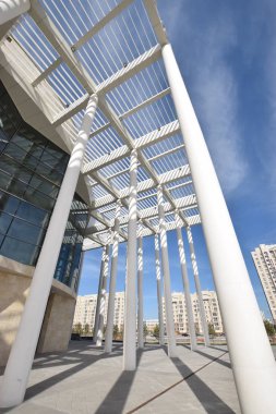 Astana (Nur-Sultan), Kazakistan - Astana 'daki Bale Akademisi' nin (Nur-Sultan) ön sütunları, Kazakistan 'ın başkenti