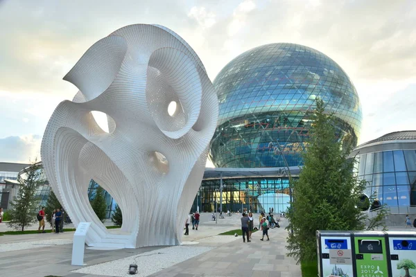 Astana, Kazajstán, 2017, 27 de julio - Vista sobre la exposición EXPO —  Fotos de Stock