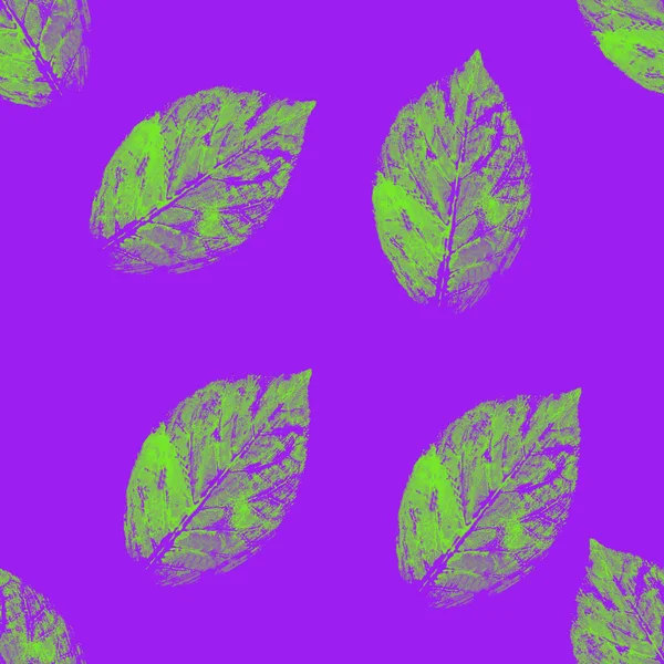 Зеленый и фиолетовый абстрактные листья силуэт бесшовный шаблон. Ха — стоковое фото