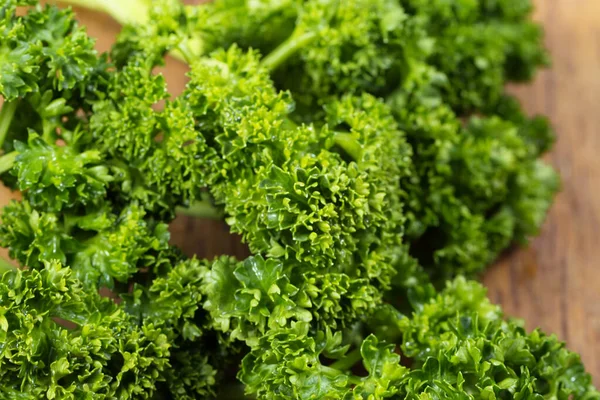 Fresh Parsley Wooden Surface Freshly Picked Curly Parsley Garden Old — Stock Photo, Image