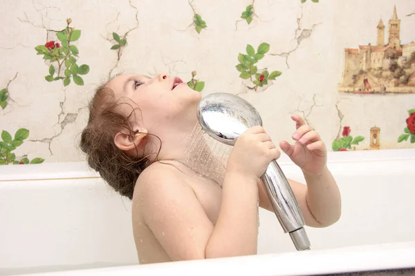 Little Girl Holds Shower Pours Water Herself Body Hygiene Childhood — Stock Photo, Image