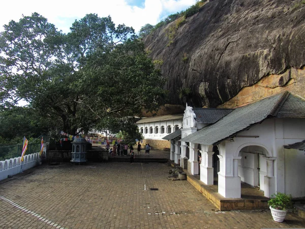 Dambulla Mağarası Tapınağı Dışarıdan Görünüyor Sri Lanka Daki Korunmuş Mağara — Stok fotoğraf