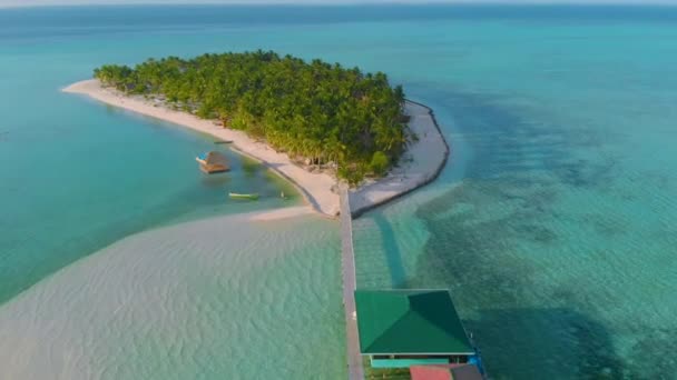 Letecká Krajina Tropického Pobřeží Nekonečným Tyrkysovým Oceánem Bílým Pískem Ráji — Stock video