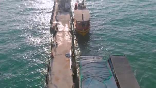 Vista Aerea Costiera Barche Coda Lunga Parcheggio Molo Koh Rong — Video Stock