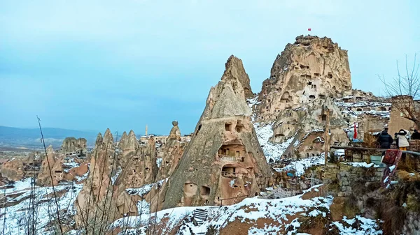 Feen Kaminhöhlen Taubental Winter Uchisar Kappadokien Türkei Mit Schnee Bedeckt — Stockfoto