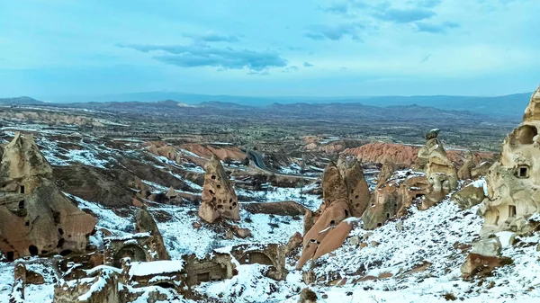 Tündérkémény Barlangok Galambvölgyben Télen Havazva Uchisarban Cappadociában Törökországban — Stock Fotó