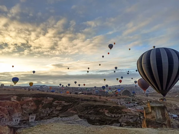 Colorful Hot Air Balloons Flying Sunrise Rocky Landscape Cappadocia Turkey — Stock Photo, Image