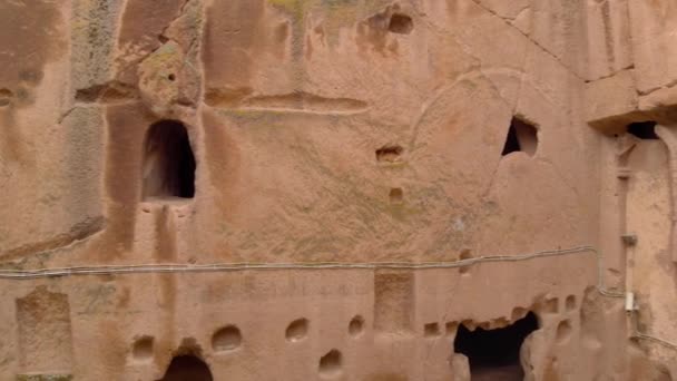Vue Aérienne Monastère Grotte Gumusler Ancien Monastère Rupestre Entouré Murs — Video