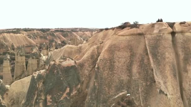 Aerial Vulkanische Vallei Landschap Uitzicht Mooi Reiskoppel Zitten Aan Rand — Stockvideo