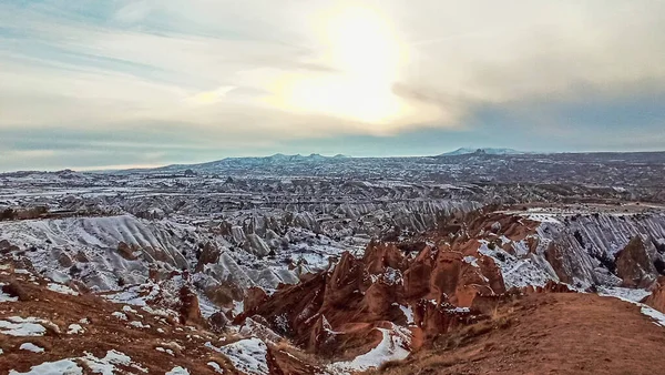 Красная Долина Каппадокии Турция Уникальный Вулканический Ландшафт Геологические Скалы Каппадокии — стоковое фото