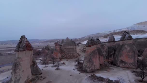 Воздушный Вулканический Пейзаж Сказочных Дымоходов Пасабаге Долине Монахов Каппадокии Турция — стоковое видео
