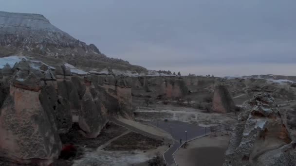 Vulkanische Luftlandschaft Aus Feenschornsteinen Bei Pasabag Dem Tal Der Mönche — Stockvideo