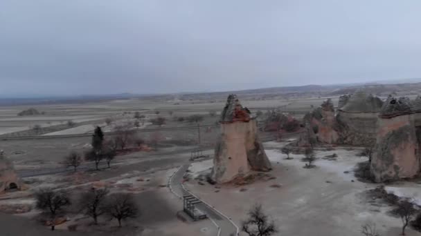 Vulkanisch Landschap Van Sprookjesachtige Schoorstenen Pasabag Vallei Van Monniken Cappadocië — Stockvideo