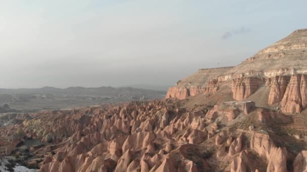 Verbazingwekkende Landschapsbeelden Van Red Valley Met Zijn Spectaculaire Rotsformaties Cappadocië — Stockvideo