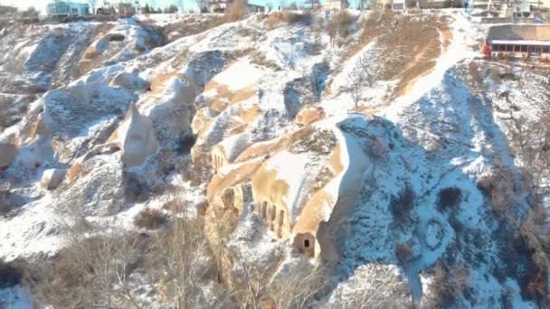 Vista Aérea Del Valle Las Palomas Casas Cueva Cubiertas Nieve — Vídeo de stock