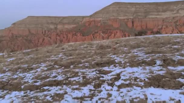 Ośnieżony Krajobraz Czerwonej Doliny Doliny Róży Zachodzie Słońca Kapadocji Turcji — Wideo stockowe