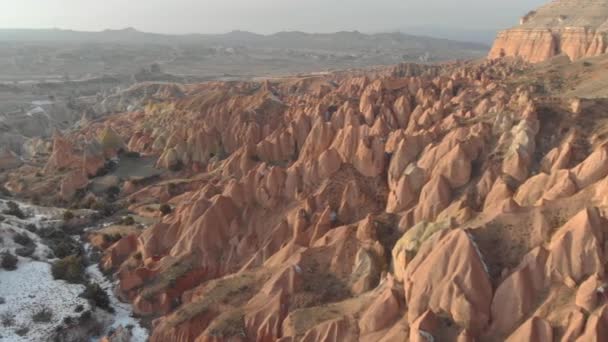 Úžasné Krajinné Záběry Rudého Údolí Nádhernými Skalními Útvary Kappadokii Turecko — Stock video