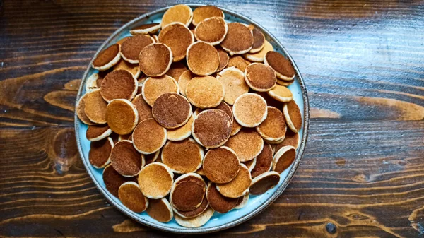 Φρεσκοψημένο Ένα Πιάτο Poffertjes Παραδοσιακά Ολλανδικά Μίνι Τηγανίτες Χωρίς Άλλα — Φωτογραφία Αρχείου