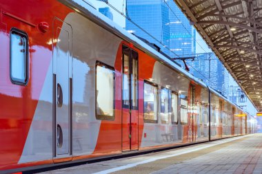 Lastochka tren istasyonunda Shelepikha standları.