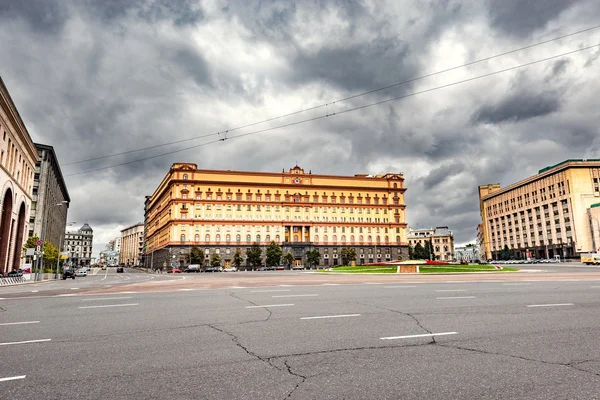 Lubyanka plein door Fsb en Kgb hoofdkwartier. — Stockfoto