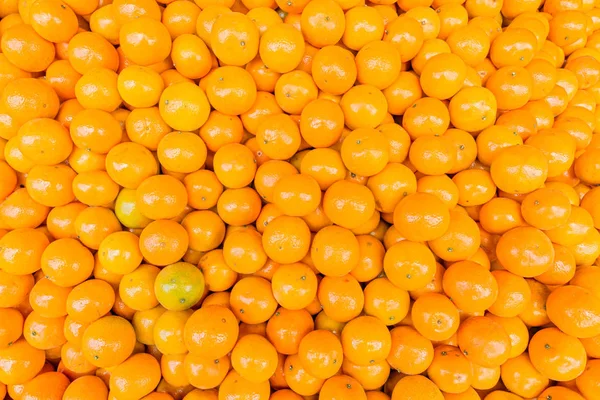 新鮮なマンダリン オレンジの背景. — ストック写真