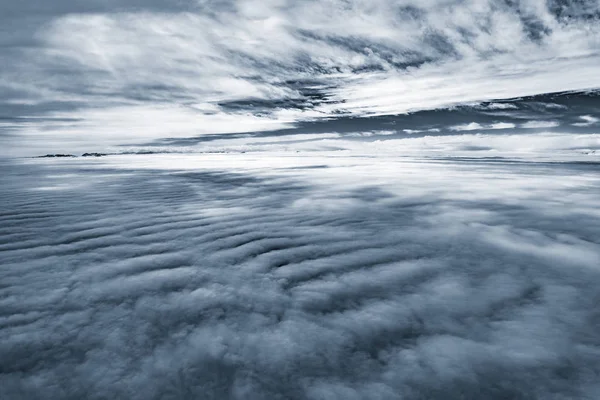 Вид на белые облака . — стоковое фото