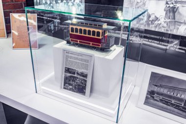 Tramvay at arabası modeli.