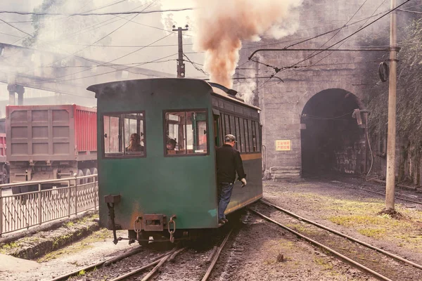 Comboio de bitola estreita a vapor . — Fotografia de Stock