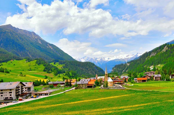 View of Bergun village. — Stock Photo, Image