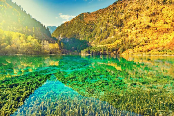 Пять Цветочных Озер. Китай . — стоковое фото