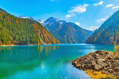 Long Lake View adlı sonbahar günü saat.