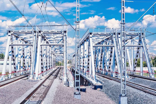 Cuatro puentes ferroviarios . — Foto de Stock