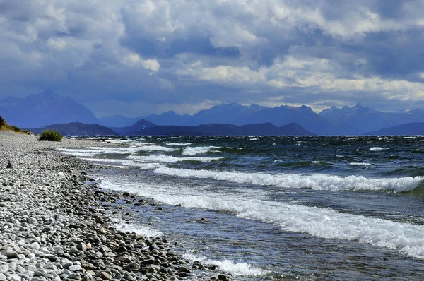 Veduta del lago Nahuel Huapi . — Foto Stock