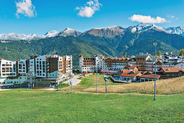 Olympisches Dorf zur sonnigen Morgenzeit. — Stockfoto