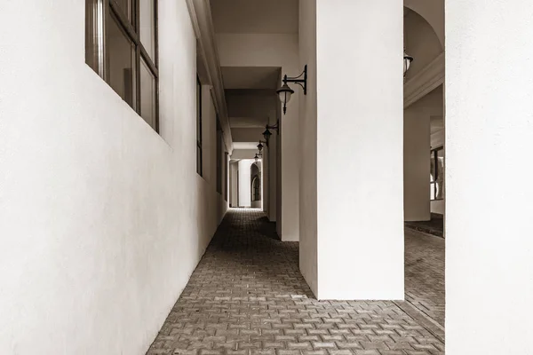 Corridor avec les colonnes . — Photo