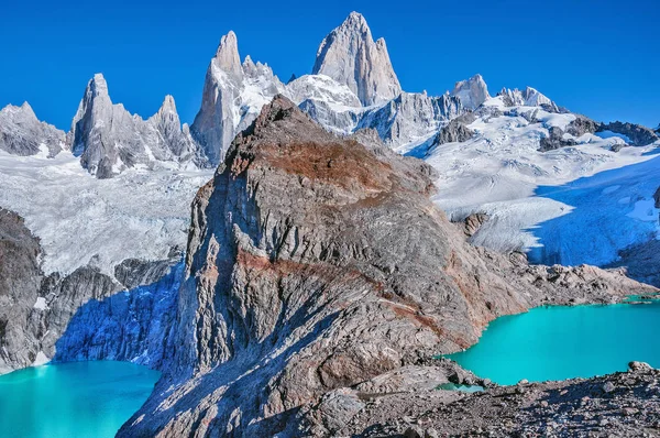 Los Tres and Sucia lakes by Fitz Roy mountain. — Stock Photo, Image