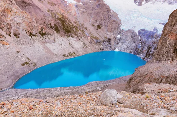 Lac Sucia par la montagne Fitz Roy . — Photo