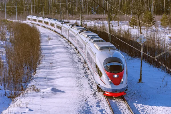 Trem moderno de alta velocidade . — Fotografia de Stock