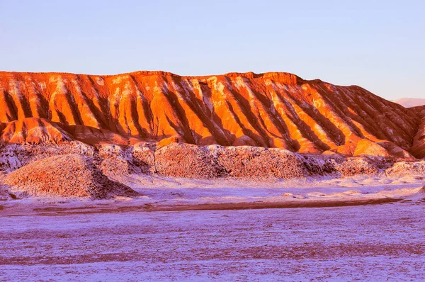 Moon valley in Atacama desert at sunset time, — Stock Photo, Image